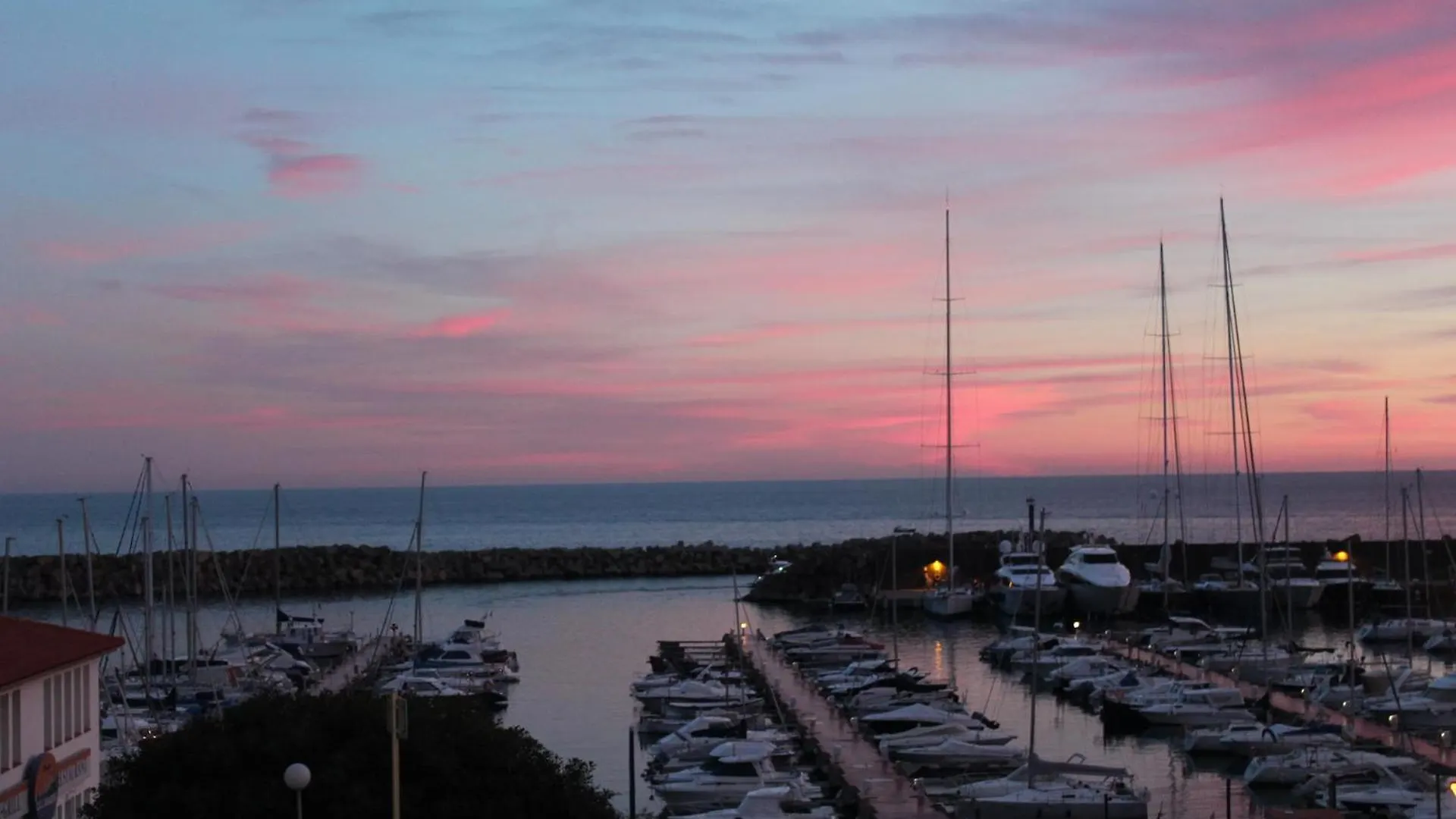 Apartamentos Port Marina Palamós 0*,